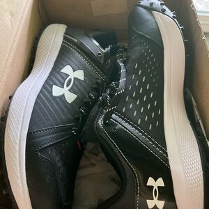Under Armour Black and White Sports Shoes